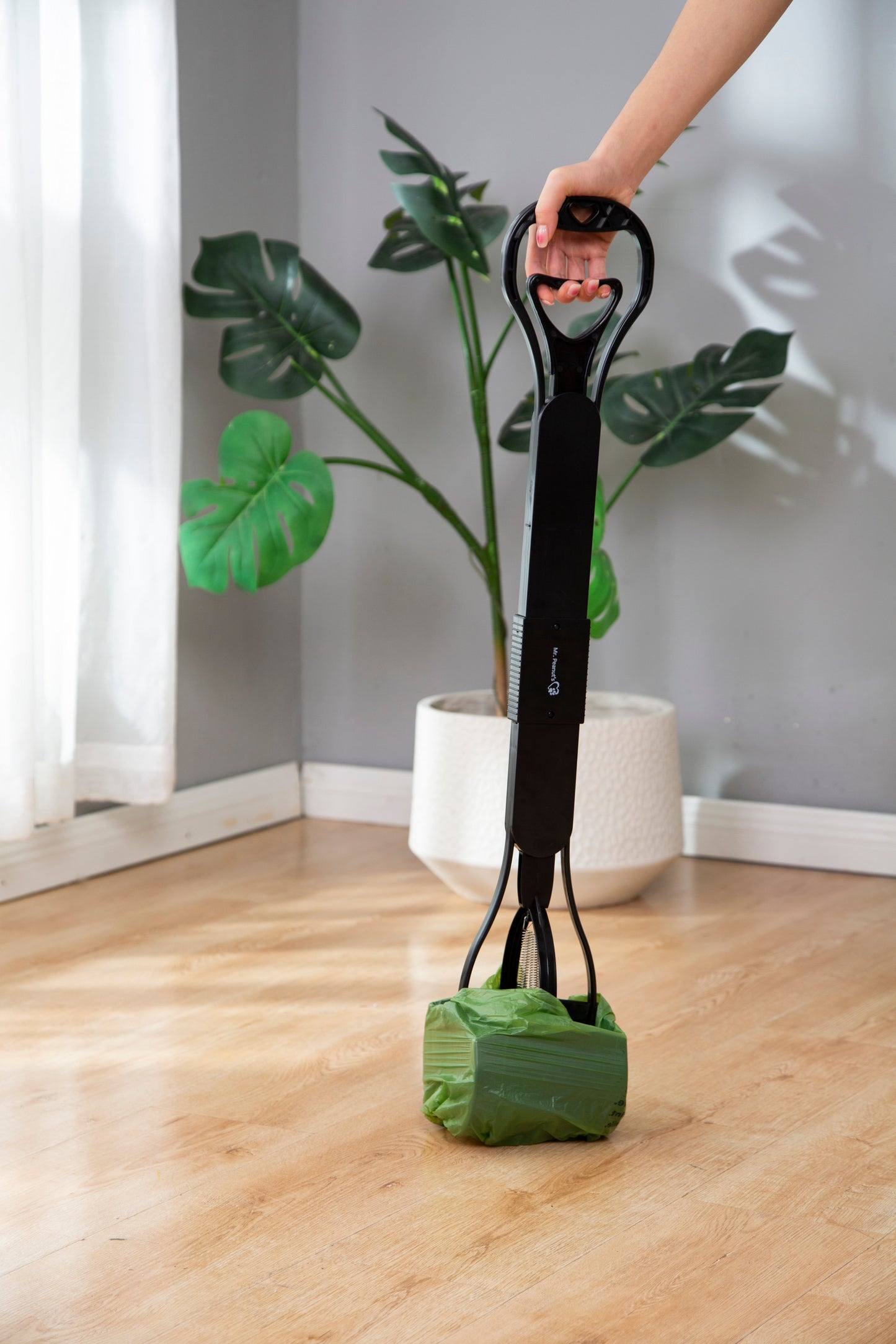 Mr. Peanut's 32" Tall Profile Pooper Scooper Mr. Peanut's Pet Carriers
