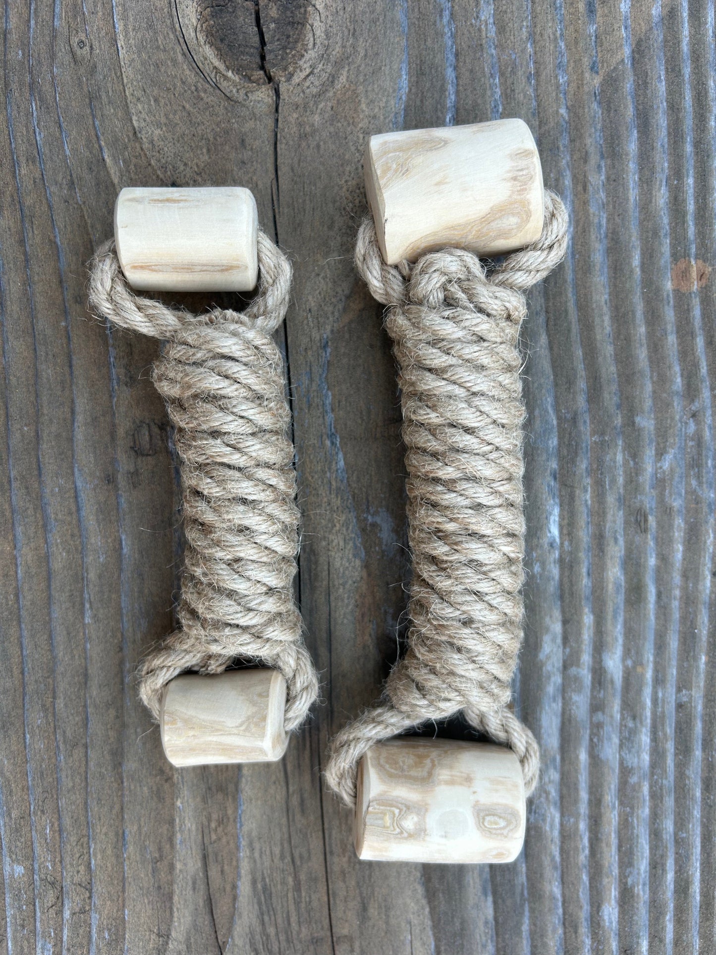 hemp rope + coffee wood toy rōmng