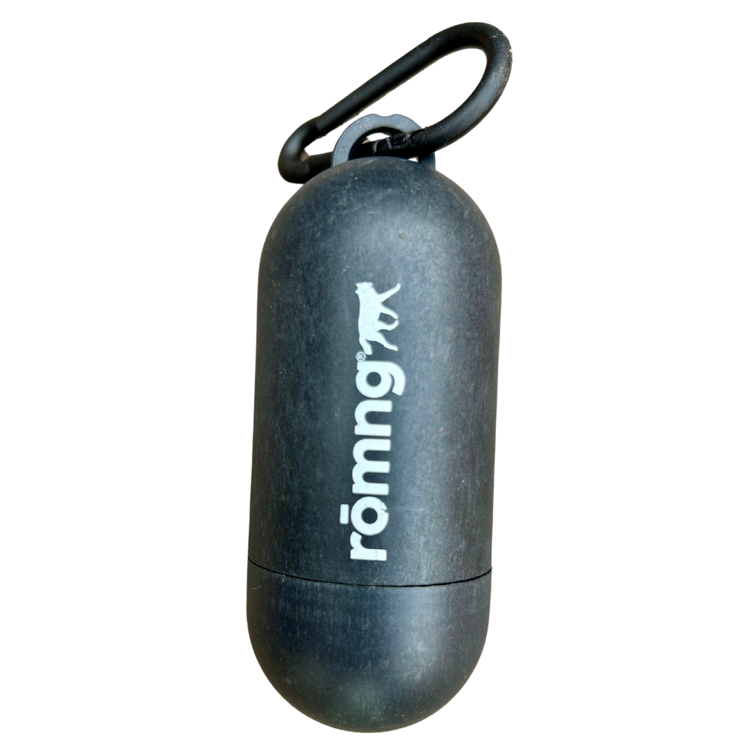 Bio-based Dog Poop Bags with Bamboo Dispenser rōmng